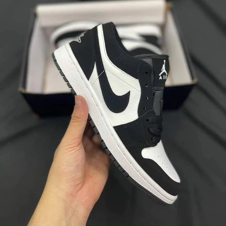 Air Jordan 1 Low “Black & White Suede”