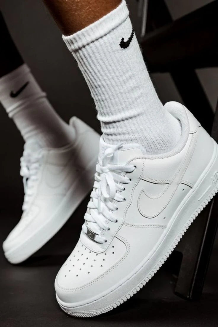 Air Force 1 '07 – Triple White | Black Rolls