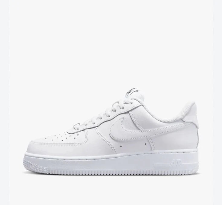 Air Force 1 '07 – Triple White | Black Rolls