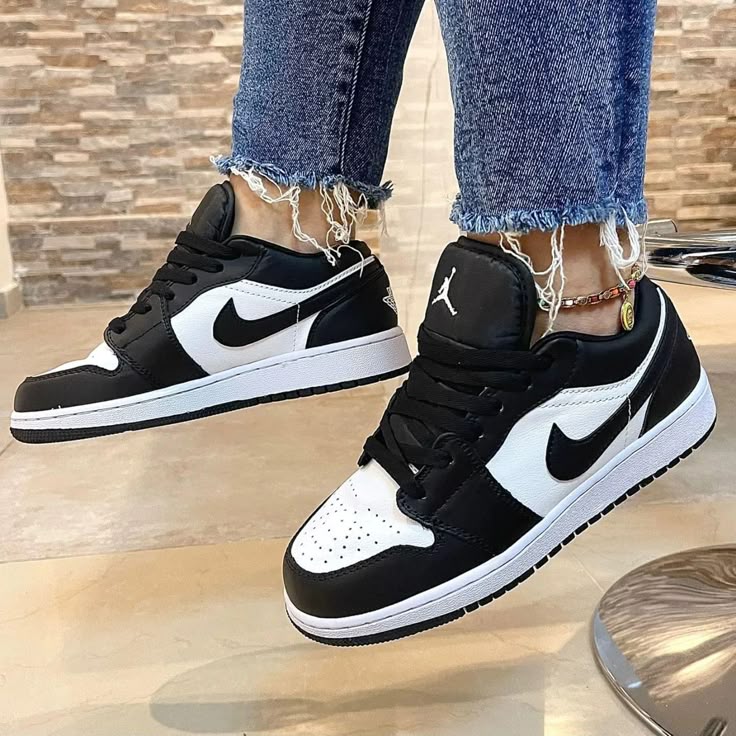 Air Jordan 1 Low “Black & White Suede”