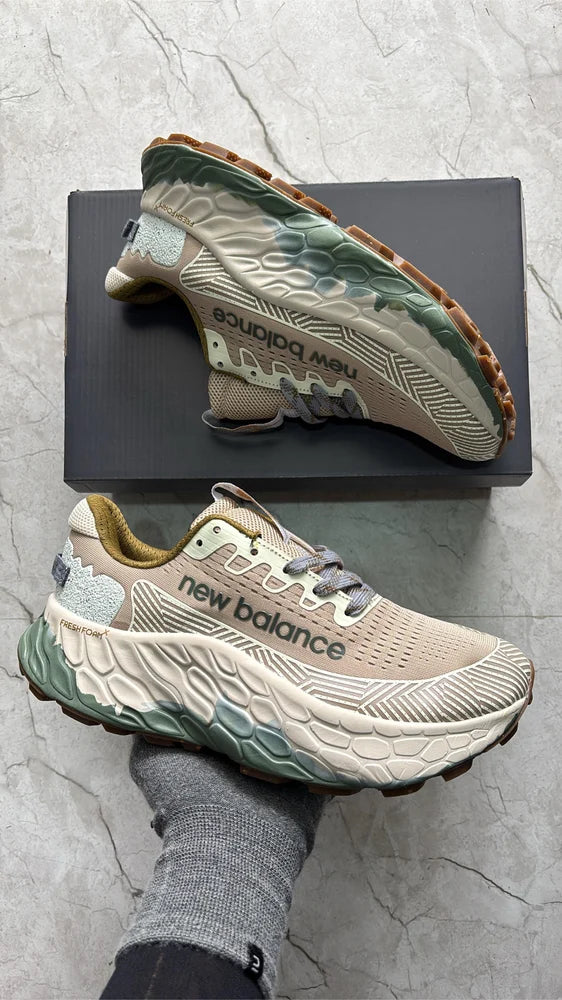 New Balance Fresh Foam More Trail v3 - Beige/Green